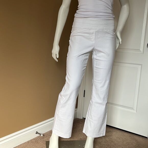 Reitmans Pants - Very comfortable to wear, casual white summer pants.